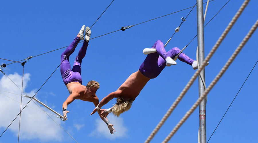 image-815072-Wenatchee-Youth-Circus-Trystin-Geren-and-Andrew-Rutz-on-Flying-Trapeze-900x500_(1)-c51ce.jpg